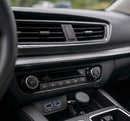 Chargeur de voiture USB-C/USB à charge rapide et double port onn avec câble USB-C rétractable intégré